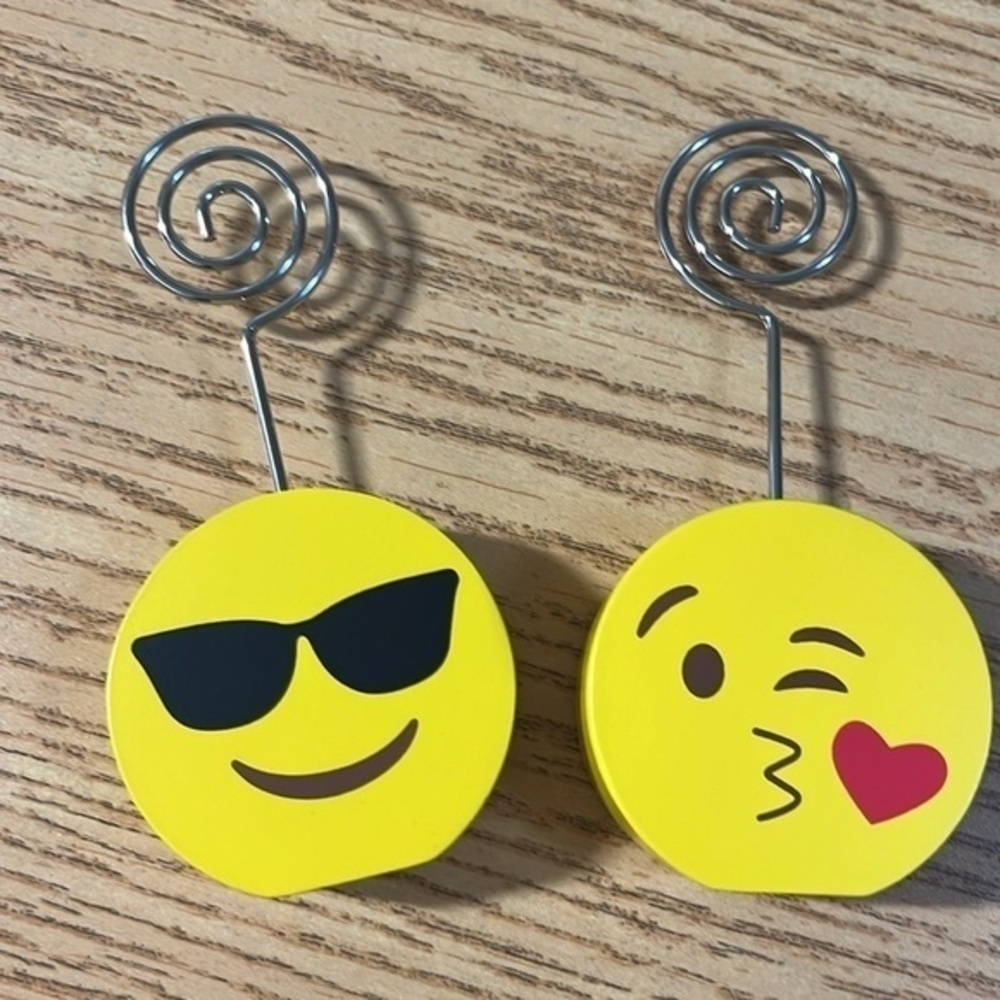 Emoji 😎 😘 picture holders